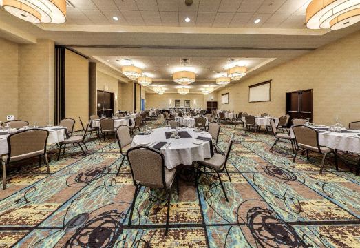 홀리데이 인 호텔 외관