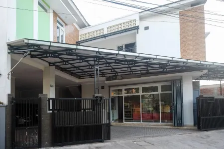 RedDoorz Syariah Near Transmart Pabelan Solo Отели в г. Gatak