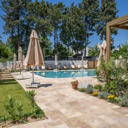 Olive Tree Hotel Отели рядом с достопримечательностью «Пляж Гундоган»