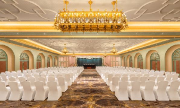 Hotel Hillock Ahmedabad