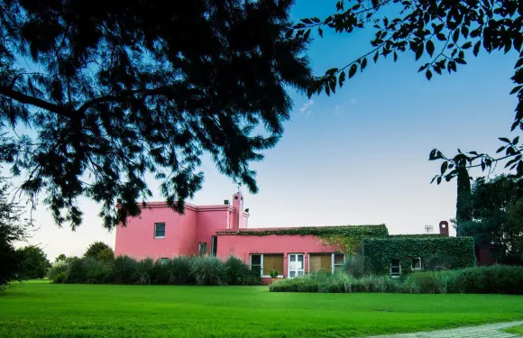 亞瓜達馬球及鄉村家庭旅館