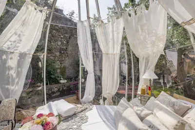 Sky Room Carrara idromassaggio con Parcheggio Hotel in zona Centro Tuscania Avenza Carrara Ms