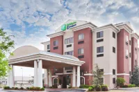 Holiday Inn Express & Suites Midwest City Hotels in Midwest City