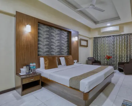 Hotel President, Pure Veg Отели рядом с Аэропорт Индор