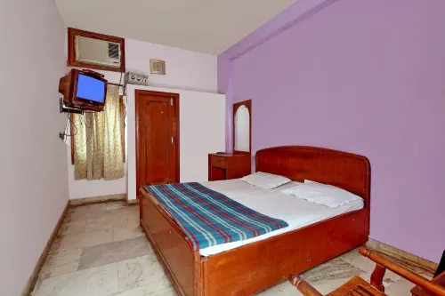 Parkash Hotel