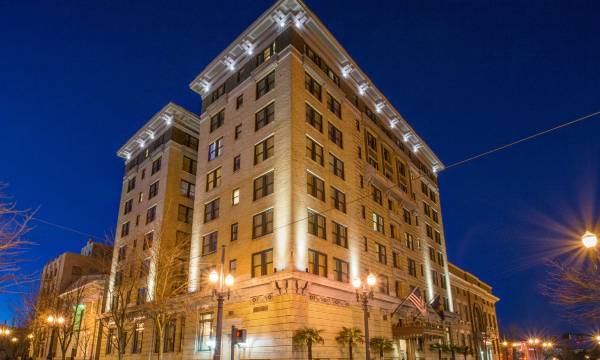 Hotel DeLuxe