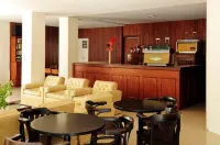 Hotel San Martin - ที่มีบาร์