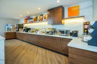 Comfort Inn & Suites - breakfast
