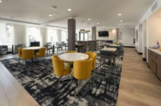 La Quinta Inn & Suites by Wyndham Santa Cruz