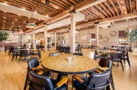 The Grand Tappattoo Resort, Ascend Hotel Collection Hotels in Seguin