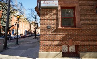 Alexander Inn
