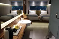 Kollektiv Hotel Sukasari 호텔