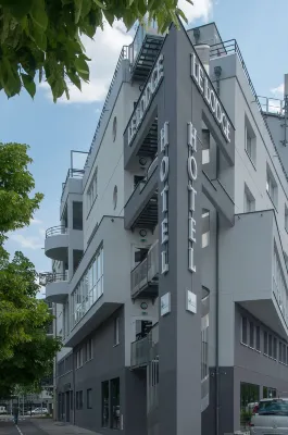 Le Lodge Brit Hotel Strasbourg Zenith Hotels in Achenheim