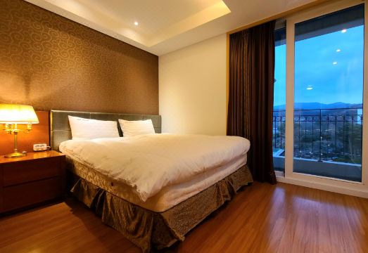 쉐르빌온천관광호텔