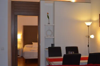 아파르타멘토스 코로나도 Museo automovilistico Malaga 주변 호텔