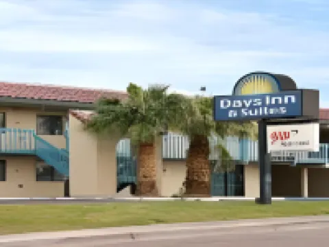 デイズ イン & スイーツ バイ ウィンダム ニードルズ ニードルズのホテル