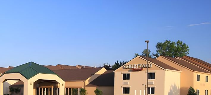 Courtyard Lansing Hotels in Ingham County