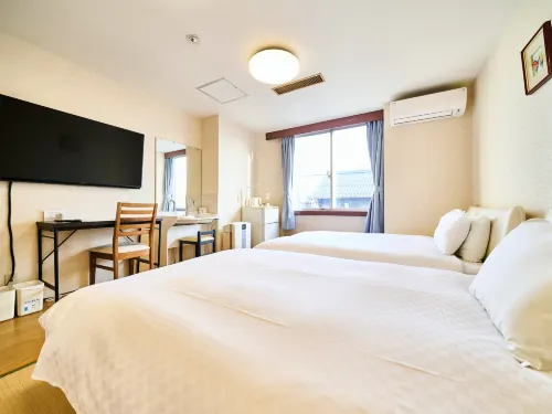 Okasan Hotel Hotels in Оґакі