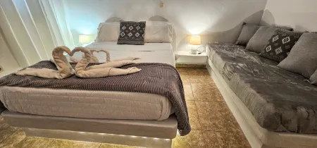 Pleasure Studios2 Peson 3