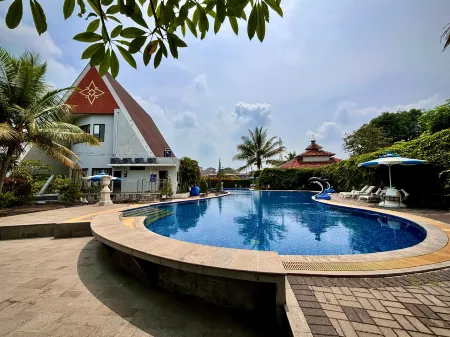 Nemuru Villa Ubud Anyer Отели в г. Серанг