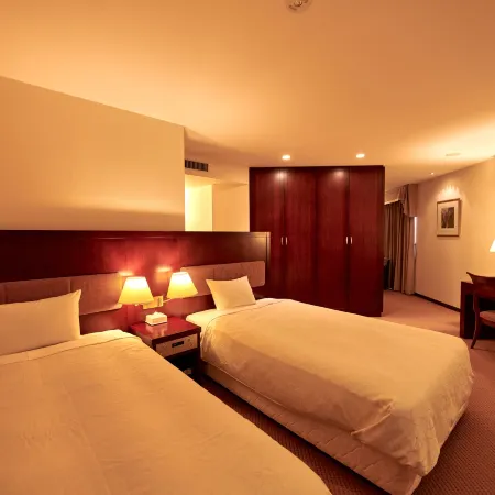 HOTEL COURTLAND