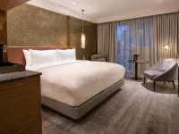 Lincoln Plaza London, Curio Collection by Hilton Hotels near Docklands