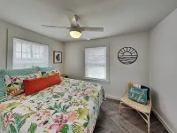 Coral Cottage Hotels near Windway Studio-Gallery