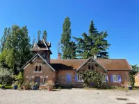 Stay at Château de Glairans: Pool and Park