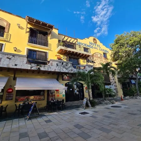 Hacienda Del Caribe Hotel Отели рядом с достопримечательностью «Парк Основателей»