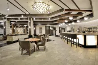 Windhoek Country Club Resort - bar