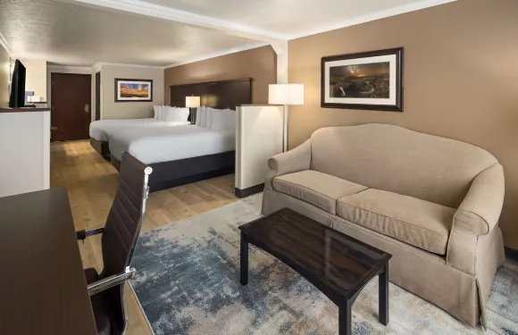 摩塞斯萊克温德姆華美達酒店