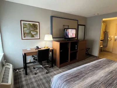 AmericInn by Wyndham Glendale/Milwaukee Hotels in Glendale