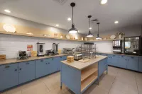 Country Inn & Suites by Radisson, Lake George Queensbury, NY - breakfast