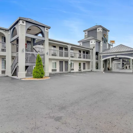 Quality Inn - White House