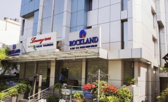 Rockland Hotel, C.R Park