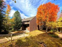 A1 Luxury Bretton Woods Ski-in Ski-out Townhome Next to Beginner ski Area Fast Wifi Keyless Entry Hotels in 