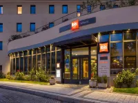 Ibis Valladolid Hotel a 