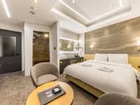 Lanuit Hotel Hoteles cerca de Parque Wau