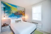 The Tryst Beachfront Hotel Отели в г. Condado