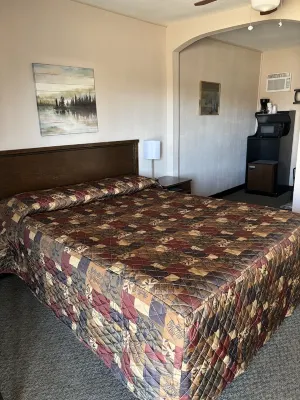 Frontier Motel