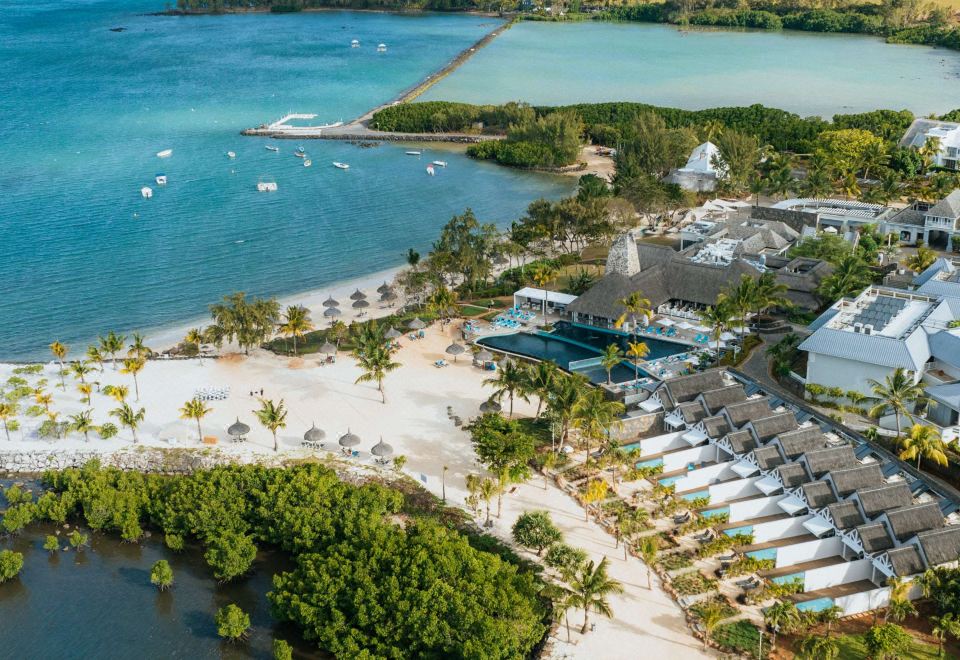 Hotel Radisson Blu Azuri Resort and Spa, Mauritius, Exterior, Hotel Exterior