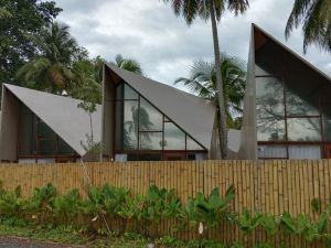 Hiromi Glamping Anyer Beach Resort