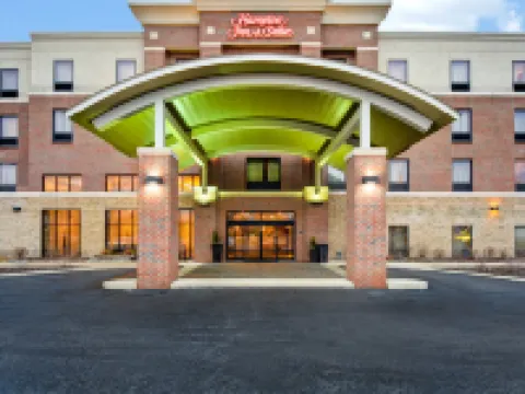 Hampton Inn & Suites Detroit-Canton Hotels in Canton