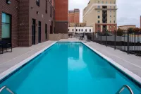 Hampton Inn & Suites Winston-Salem Downtown - Pools