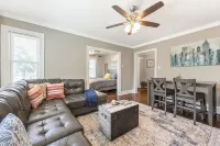 Private Parking/Comfy Bed/25mins to ORD>MDW>DT>HOSP