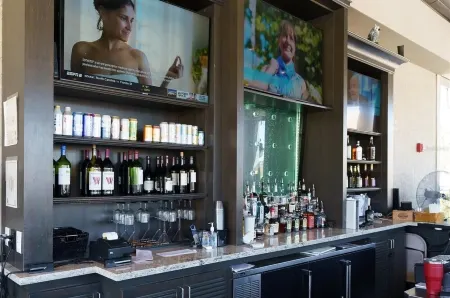 Stunning 2BR/2BA Unit overlooking the scenic Lakewood National Golf Course