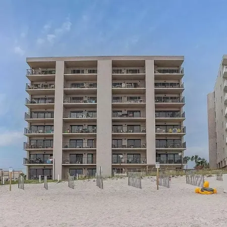 Gorgeous, updated oceanfront Condo with pool - Perdido Key Beach
