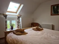 Upper Castlewright Cottage - spectacular views, historic gateway to Wales
