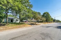 The Green Emerald Close to Down Town Brenham - 3-Star