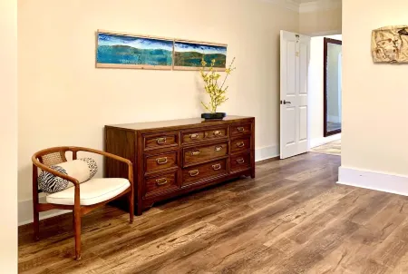 Artsy pet-friendly queen room/historic railroad inn Отели рядом с достопримечательностью «Walls of Jericho»